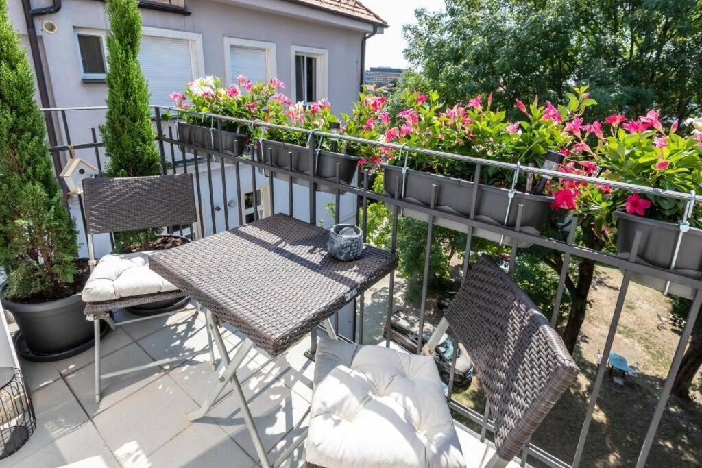 Old Town Apartment Bratislava Exterior foto
